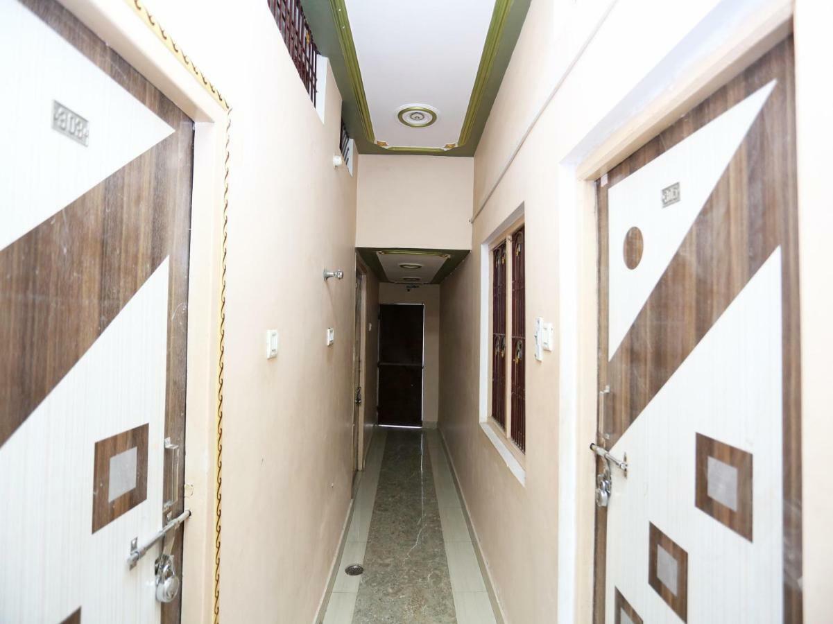 Spot On 45585 Hotel Aakash Ganga Варанаси Экстерьер фото