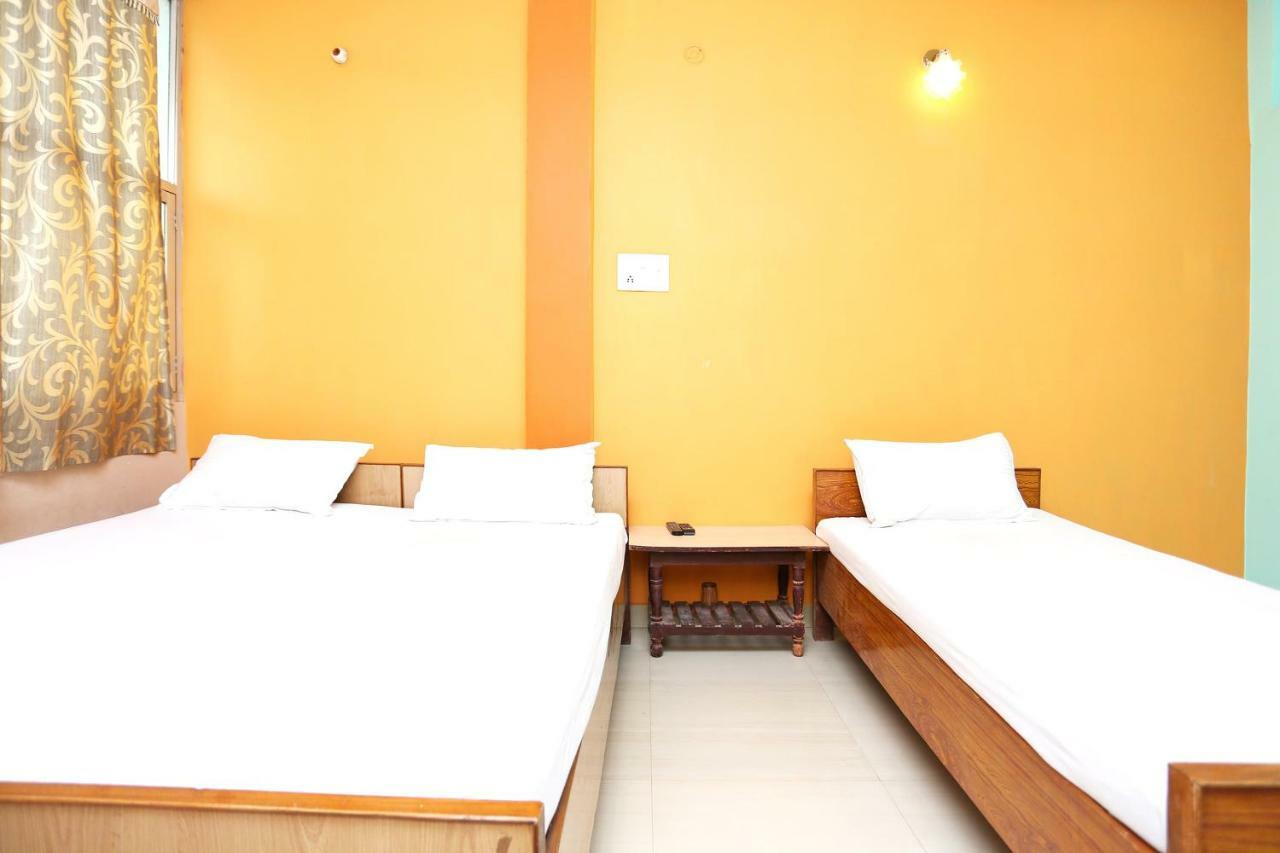 Spot On 45585 Hotel Aakash Ganga Варанаси Экстерьер фото