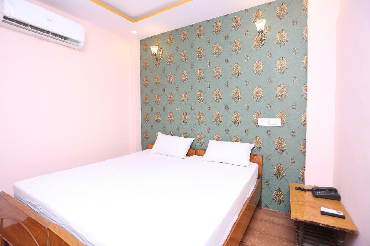 Spot On 45585 Hotel Aakash Ganga Варанаси Экстерьер фото