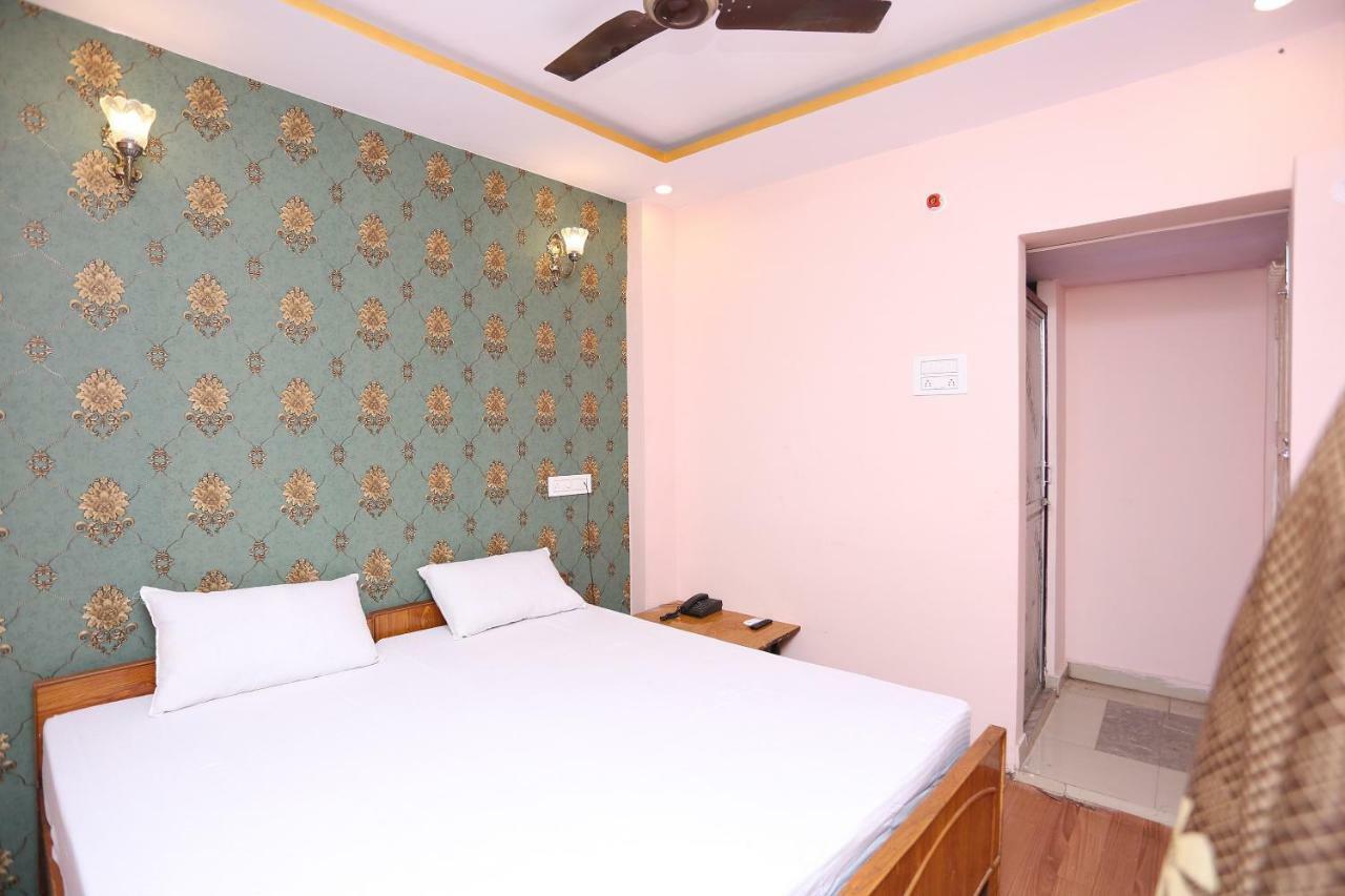 Spot On 45585 Hotel Aakash Ganga Варанаси Экстерьер фото