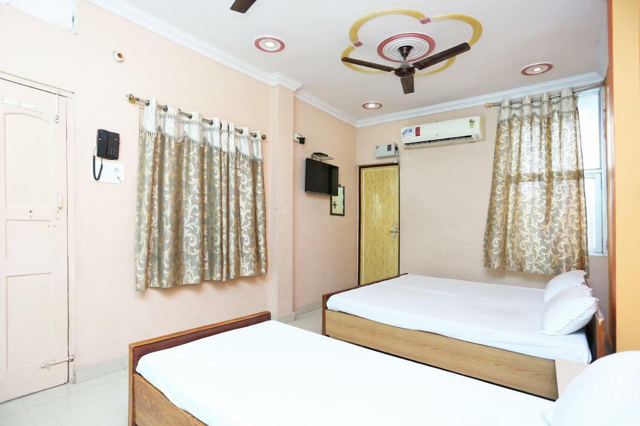 Spot On 45585 Hotel Aakash Ganga Варанаси Экстерьер фото